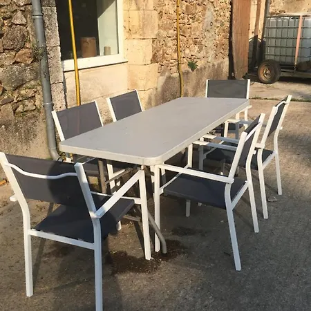 Dans Un Centre Equestre Grand Parking Confolens