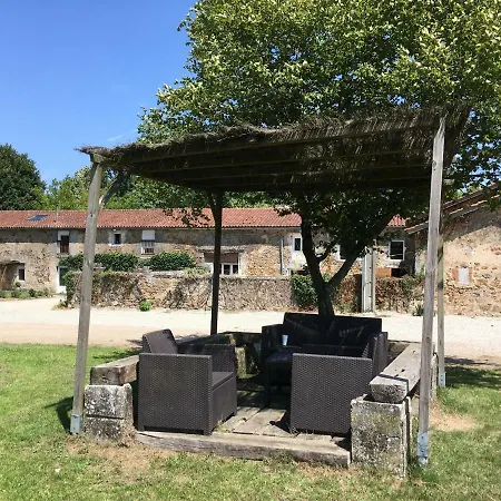 Jusqu'a 8 Lits Dans Un Centre Equestre Grand Parking Holiday home Confolens