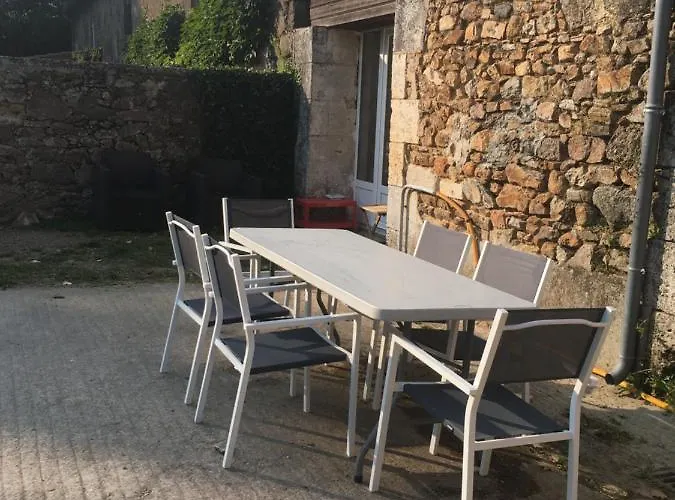 Dans Un Centre Equestre Grand Parking Сasa de vacaciones Confolens