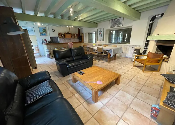 Dans Un Centre Equestre Grand Parking Сasa de vacaciones