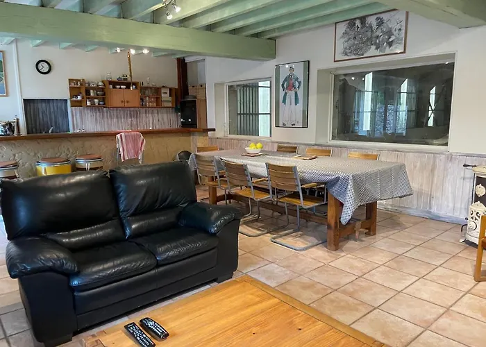 Dans Un Centre Equestre Grand Parking Сasa de vacaciones Confolens