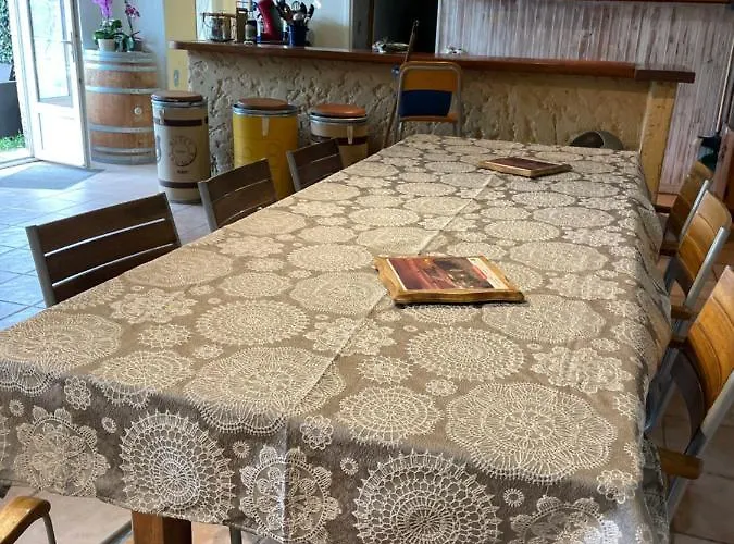 Dans Un Centre Equestre Grand Parking Сasa de vacaciones