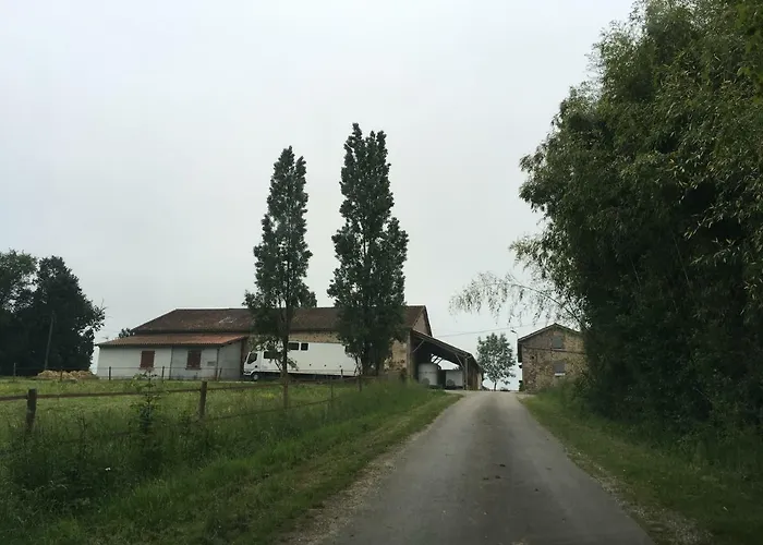 Сasa de vacaciones Dans Un Centre Equestre Grand Parking *