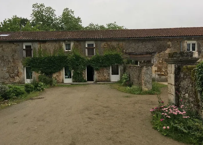 Dans Un Centre Equestre Grand Parking Сasa de vacaciones *